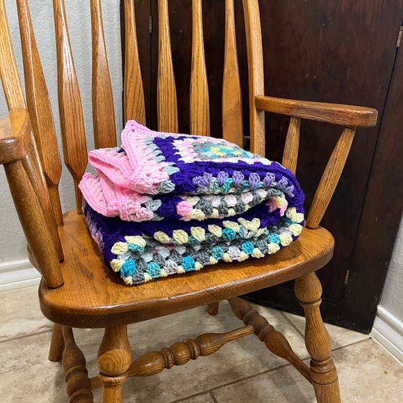 Pink and purple crocheted Granny Square afghan - Picture 3 of 5